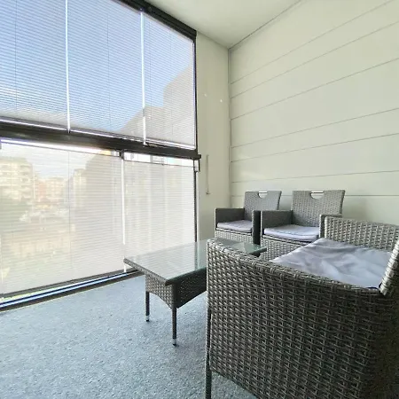 Finland Big Luxury - Spacious With Own Sauna, One Bedroom And Furnished Balcony Next To Train Station 公寓